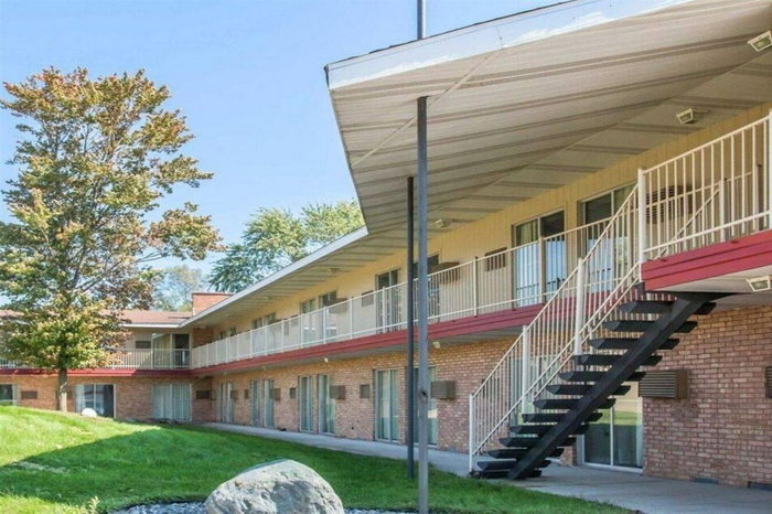 Midland Motor Inn (Executive House Motor Lodge) - Historical Web Site Listing (newer photo)